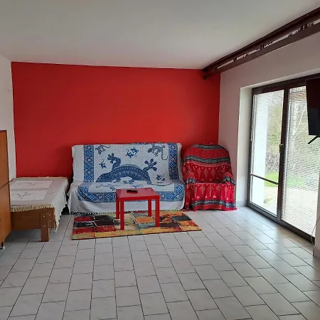 V Rodinném Se Sdílenou Koupelnou * Cernosice