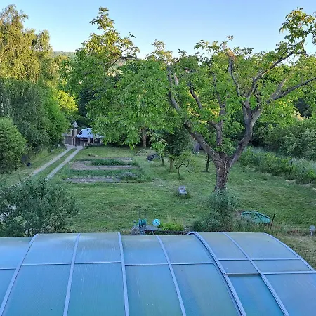 V Rodinném Se Sdílenou Koupelnou * Cernosice